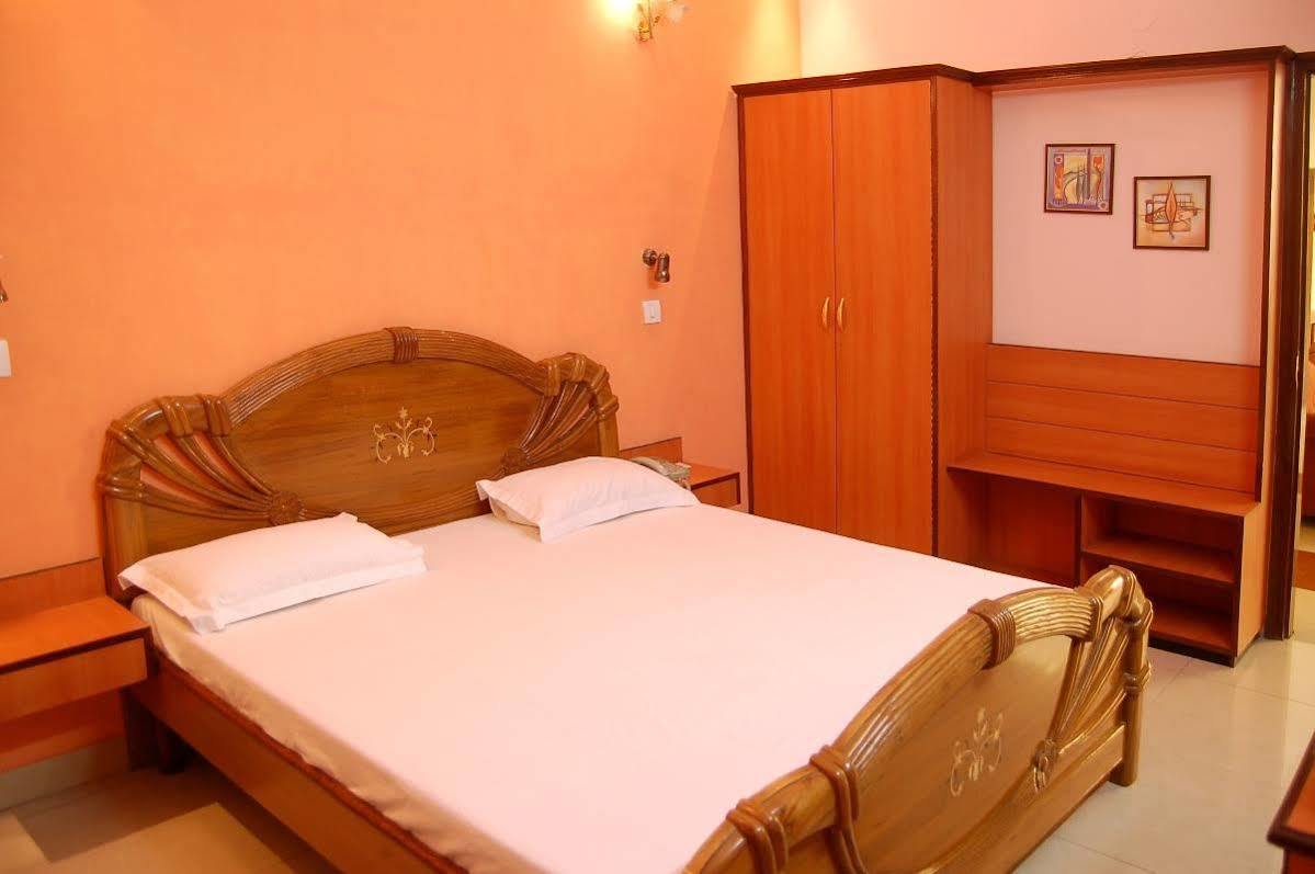 Hotel D R International Ambala Exterior photo